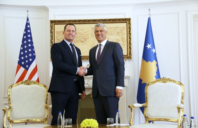 Grenell telefonin Thaçin: Po të ishte President, populli i Kosovës do të ishte në paqe