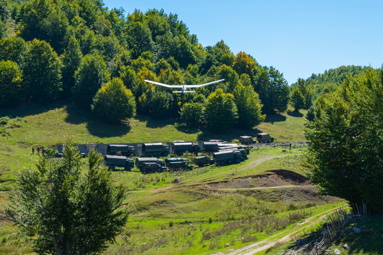 Forcat e Armatosura tregojnë “muskujt” në stërvitjen më të madhe të vitit “Biza-22”: Lëshojnë dronin amerikan “Puma”