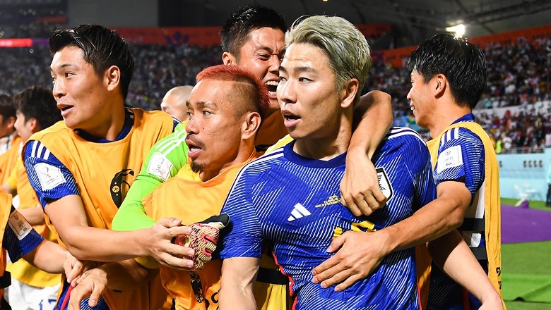 Leksione qytetarie pas fitores me Gjermaninë, tifozët e Japonisë pastrojnë stadiumin