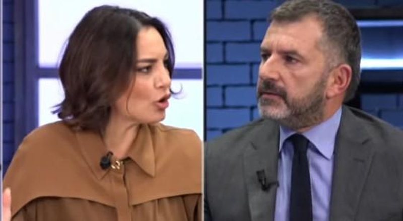 “Erlaaaa”! Specia e vetme e Bllokut si demokrat Andi i Kapajve nuk mban më: Ulëret LIVE në emision, trembet moderatorja (Video)