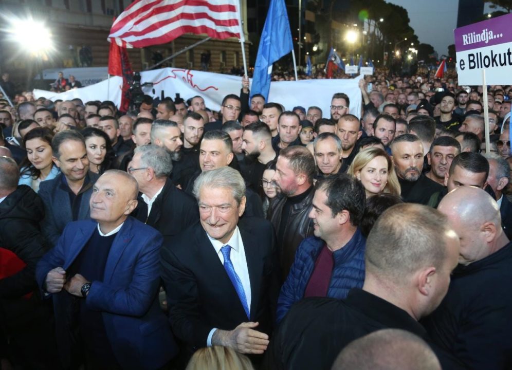 A e di kush se çfarë prodhoi protesta?! Çfarë kërkuan dhe çfarë morën… të “tretin apo të tetin”?