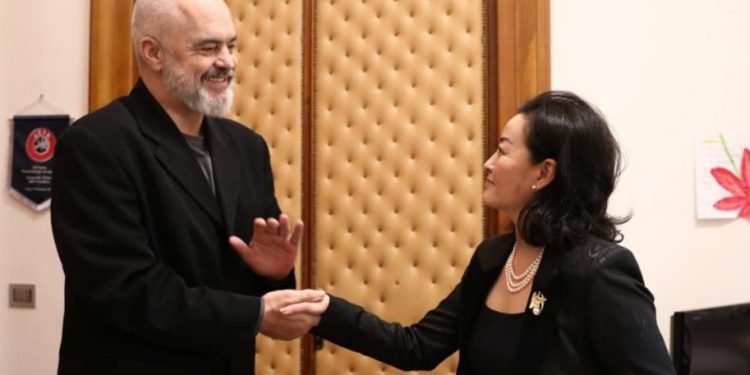 “Ftohja” e  dëshiruar  e lehësave mediatik Yuri Kim-Edi Rama një ëndërr! Takimi sot,ambasada: Vlerësim maksimal për Samitin, në një mëndje për reformën në drejtësi dhe…!