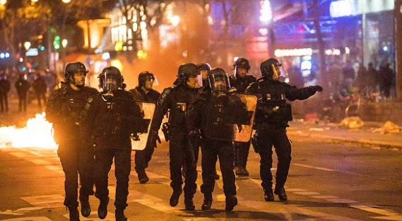 Protesta të dhunshme në Paris pas vrasjes së aktivistëve, kurdët plagosin 5 efektivë policie gjatë përleshjeve