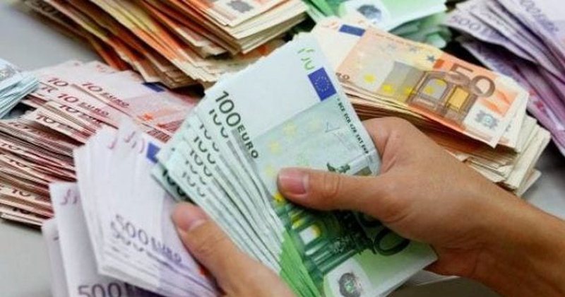 Çfarë po ndodh me Euron, Paundin dhe Dollarin? Nuk di të ndalet ‘kriza’ tek monedhat e huaja