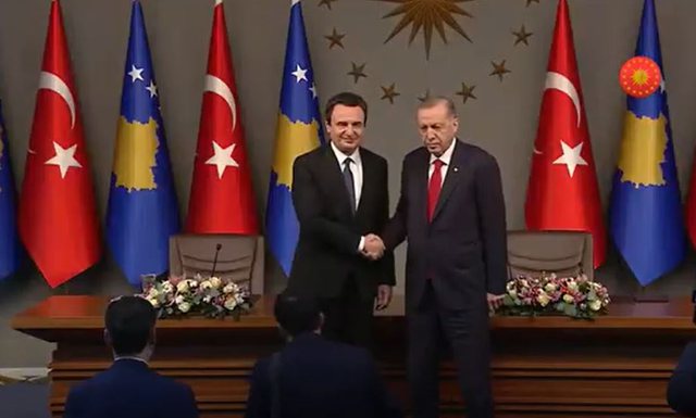 Mesazhi mes rreshtash i Erdogan-it për Kurtin: Ne iu njohëm pas Amerikës, kjo është domethënëse