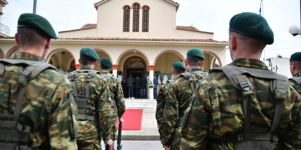 Lamtumira e fundit për Klaudian në Larisa, studentja shqiptare nderohet me ceremonial ushtarak