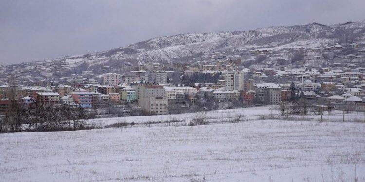 Dimër në mes të pranverës?! Fshatrat e Shqipërisë nën pushtetin e borës, breshërit dhe temperaturave të ulta