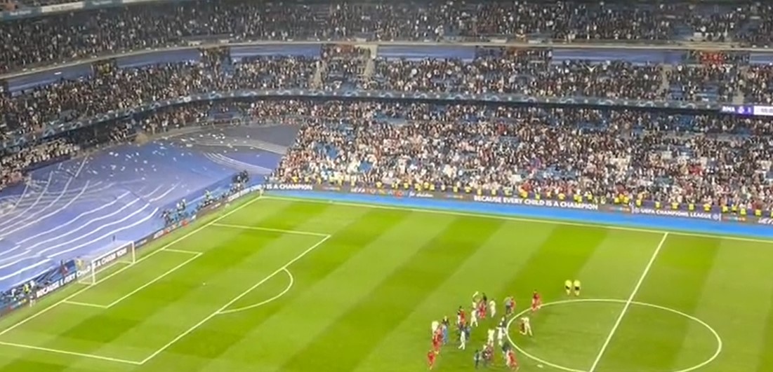 VIDEO/ Reali bën gjestin fantastik pas ndeshjes, lëshon në stadium himnin “You’ll never walk alone”