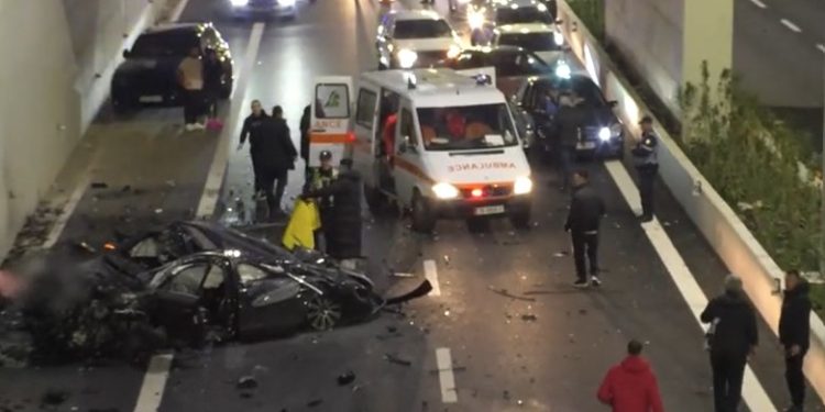 VIDEO +16/ Përgjaket Tirana, vdes në aksident një vajzë dhe një grua, 3 të plagosur