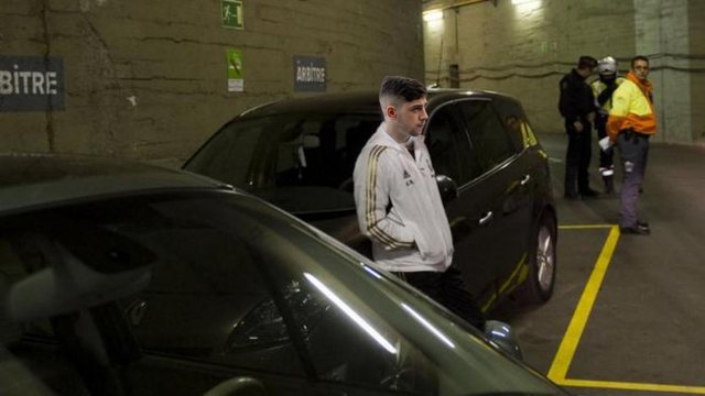 E mallkoi nga fëmija, mesfushori i Real Madrid pret kundërshtarin në parking pas ndeshjes dhe e rreh