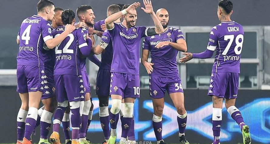 Fiorentina i bashkohet ‘zikaltërve’ në finalen e Kupës së Italisë