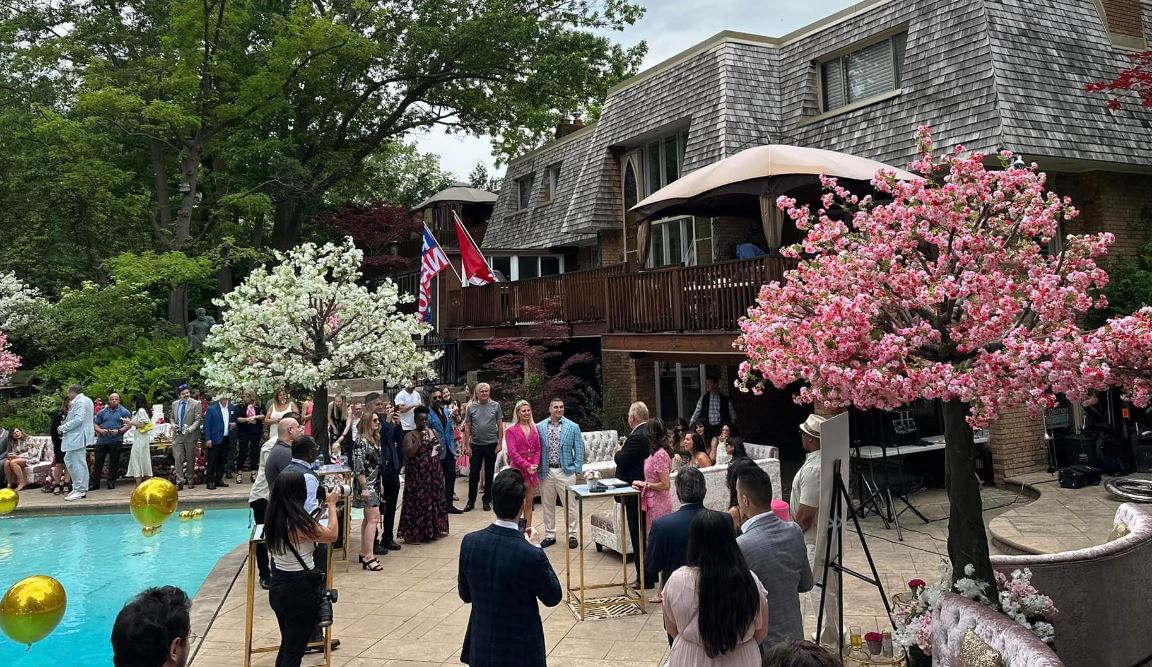 Vajza e kryeministrit të Ontarios martohet me një shqiptar, ambasadori ynë në Kanada ndan fotot nga ceremonia