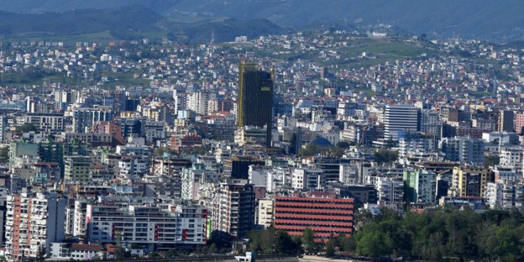 Taksa mbi shtëpitë, sa do paguajnë ata që kanë një ose më shumë banesa