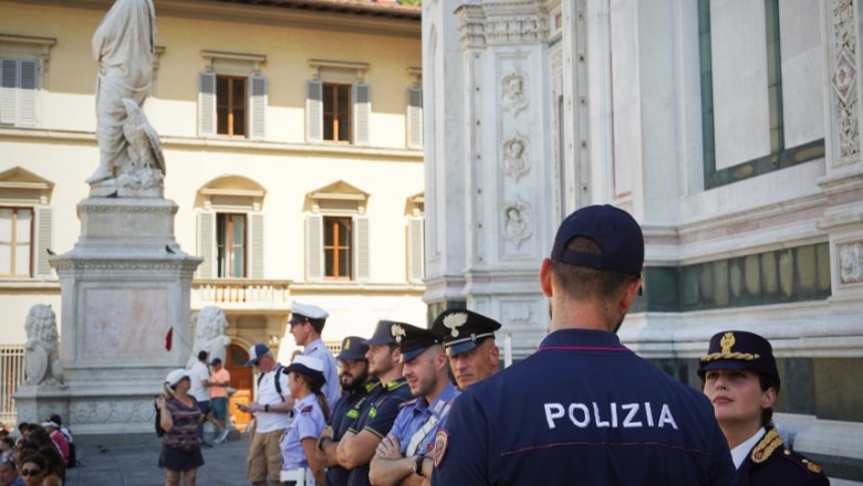 Nxorri nga xhepi 5 gr kokainë dhe i’a dorëzoi vetë policit! Arrestohet shqiptari, në kërkim prej 10 vitesh