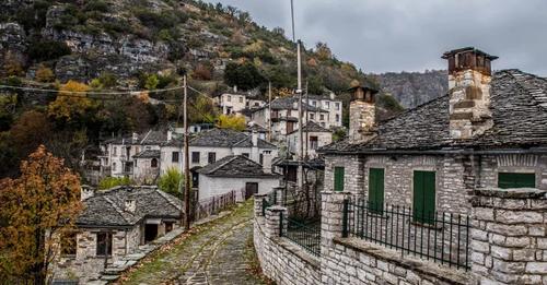 Greqia, e “infektuar” si Shqipëria por askush nuk akuzon qeverinë