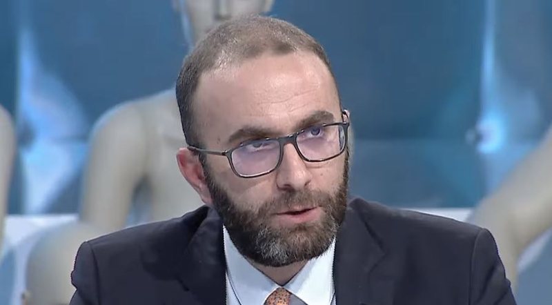 Gazment Bardhi: Ja çfarë do të ndodhë me PS nëse konflikti brenda opozitës vazhdon deri në 2025