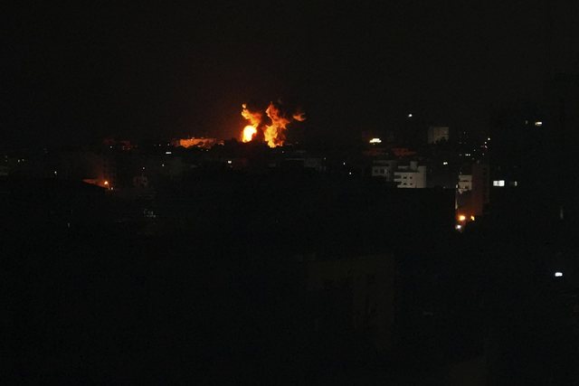 VIDEO/ Ushtria Izraelite hedh 100 tonë bomba mbi Gaza: Kapet ushtaraku i lartë i Hamasit