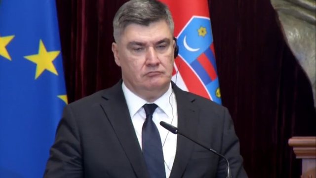 “Nuk e di çfarë duhet të bëj tjetër Shqipëria për të qenë në BE”?! Presidenti kroat: Vuçiç duhet të përgjigjet për sulmin në veri të Kosovës