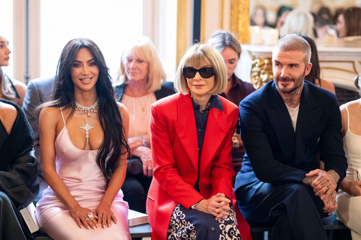 Anna Wintour injoron Kim Kardashian dhe ndërron vendin kur ajo i ulet pranë. Plasin komentet në internet