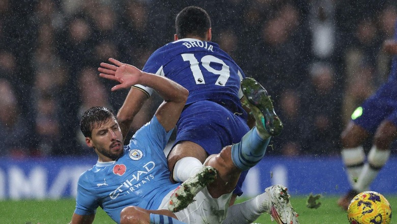 VIDEO/ Vetëm 4 minuta në fushë, Armando Broja fiton penallti për Chelsea! 4-4 kundër Man. City në një ndeshje të ‘çmendur’