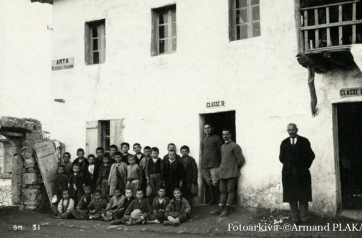 Në Artë të Çamërisë, kur italianët lejuan flamurin kombëtar dhe çeljen e shkollave shqipe