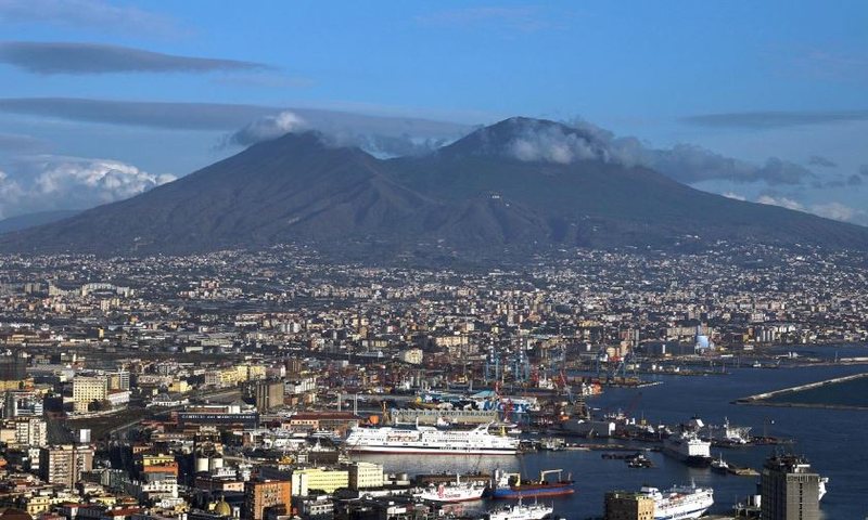 Në Itali sugjerohet plan emergjence për supervullkanin në Napoli