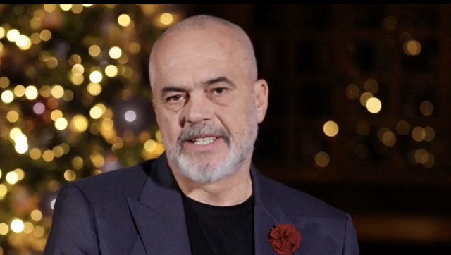 VIDEO/ Edi Rama nxjerr sozien e Inteligjencës artificiale, pastaj mban fjalimin e fundvitit. Shqipëria doli nga tranzicioni!