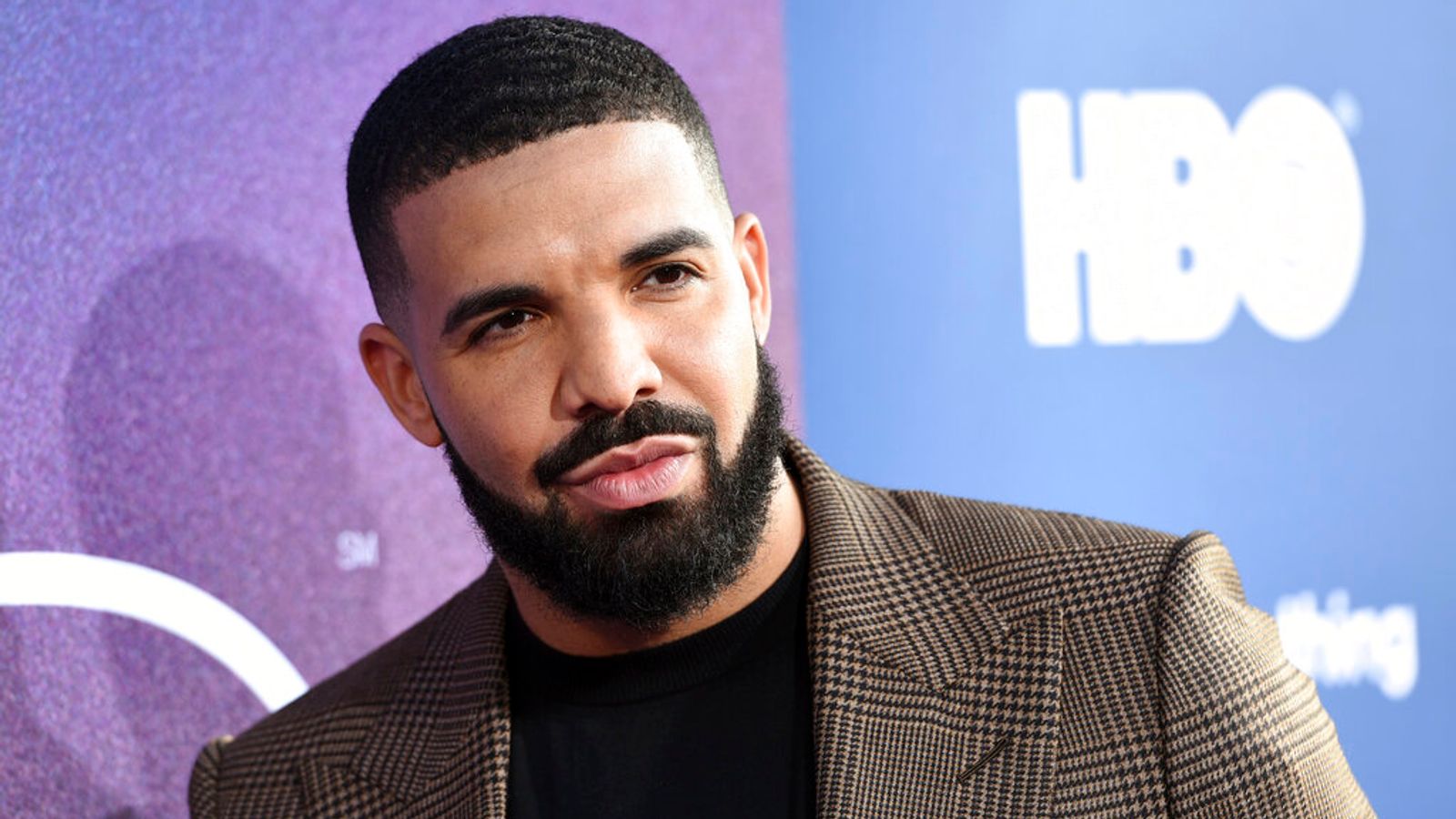 Video/ Drake pritet të vizitojë Shqipërinë? Këngëtari me famë botërore bën plane për pushimet e ardhshme: S’kam qenë asnjëherë