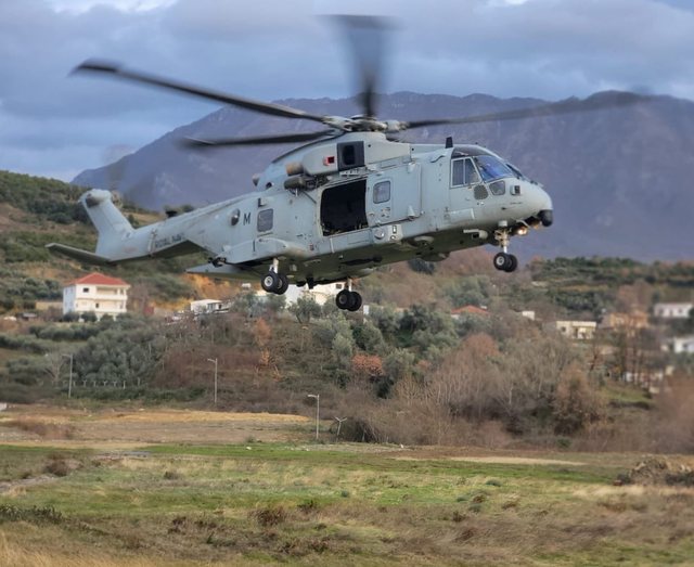 Helikopterët e ushtrisë britanike fluturojnë mbi Tiranë, ja çfarë do të ndodhë nesër