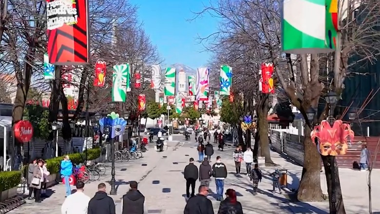 VIDEO/ “Rrugët e Shkodrës n’Karnaval”! Kryeqendra e veriut përgatitet për magjinë e traditës shumëvjeçare, Rama: Festë për mos t’u humbur