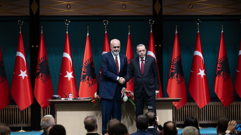 Konferencë e jashtëzakoshme për shtyp! Rama: Turqia e pazëvendësueshme në garantimin e të nesërmes! Erdoğan: I shtrenjti miku im, Edi Rama, t’i ngremë në nivel më të lartë marrëdhëniet mes nesh