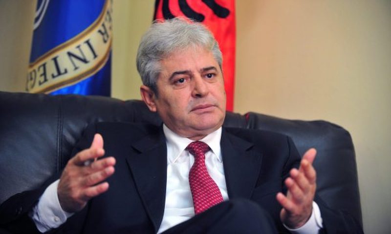 Ali Ahmeti: Mendonte se ishte skocez, ish-sekretari i NATO-s doli me origjinë nga Vlora