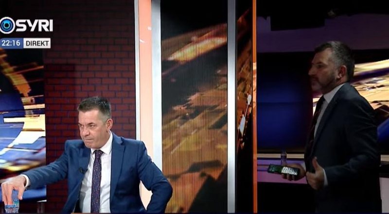 Lehsat sherr për Saliun! Bushati shanë Vangjelin në  TV Zeni dhe largohet: Nuk pranoj të debatoj me idiotë!