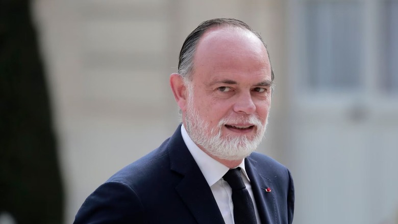 Policia bastis zyrat e ish kryeministrit francez Edouard Philippe si pjesë e një hetimi paraprak për korrupsion