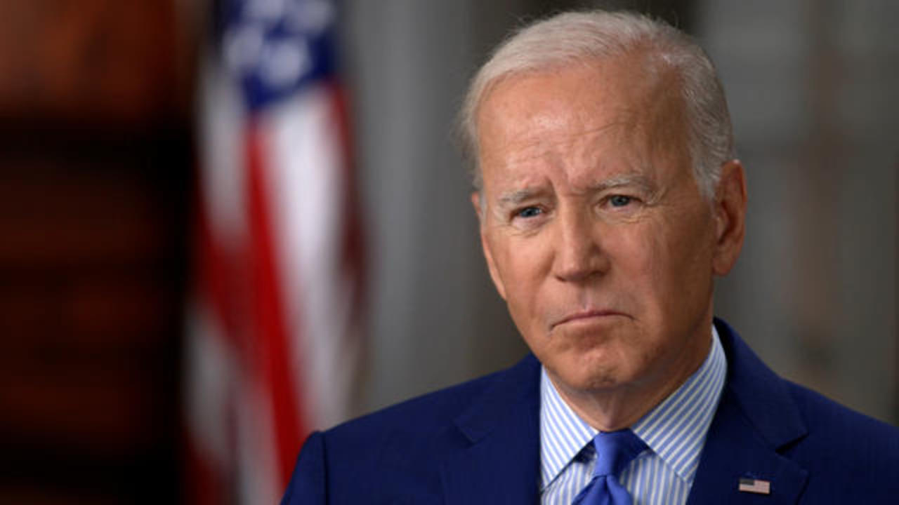 Biden i jep leje Ukrainës të godasë Rusinë me armë amerikane