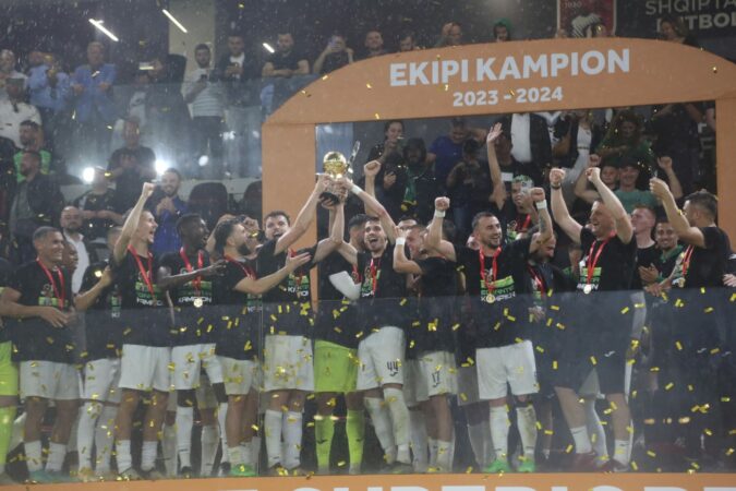 Sezon fantastik, Egnatia ngre në qiell trofeun, zyrtarisht kampion të Shqipërisë, suksesi i dedikohet Dwamenas