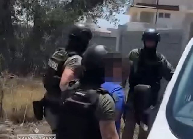 VIDEO/ Dalin pamjet e arrestimit të Astrit Avdylajt në “katër rrugët” e Shijakut
