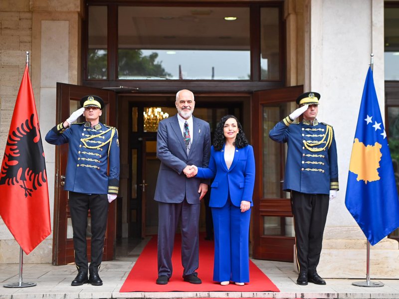 25-vjetori i çlirimit të Kosovës, Vjosa Osmani publikon foton krah Ramës: Bashkë për të shënuar momentet më të rëndësishme të historisë së popullit tonë