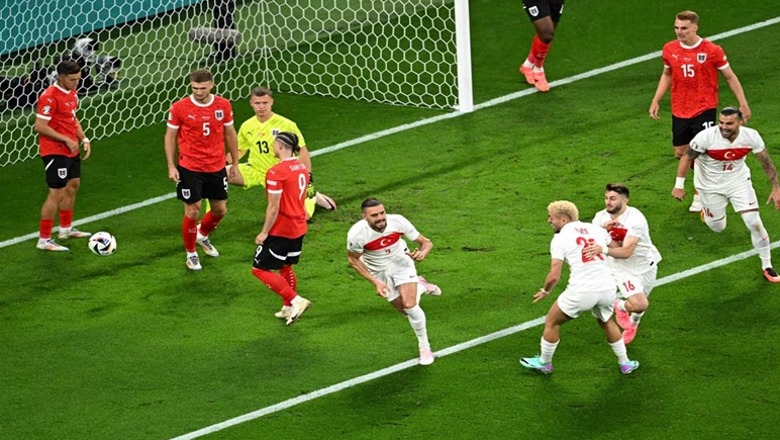 Merih Demiral hero, Turqia mposht 1-2 Austrinë dhe gjen Holandën në çerekfinale