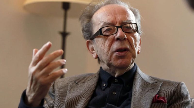 Ismail Kadare para 30 vitesh: Nuk ka ambasador në botë që të shajë kulturën e kombit të tij! Cili ishte ambasadori i PD që loboi kundër tij për çmimin Nobel dhe çfarë e “gjeti” nga Berisha