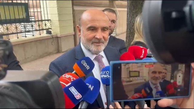 Rasti Vullnet Sinaj dhe opozita qesharake: Të penalizosh një deputet për një përgjegjësi që i’a ke ndaluar ta ushtrojë me ligj