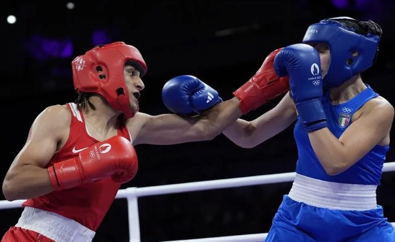 Skandali në Olimpiadë, boksierja italiane rrihet nga një “mashkull” dhe shpërthen në lot. Plasin polemikat