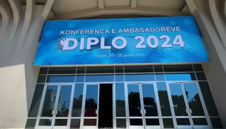 Nis sot Konferenca e Ambasadorëve “Tirana Diplo 2024”: Nga sfidat e diplomacisë shqiptare te sfidat rajonal! Çfarë pritet të diskutohet?