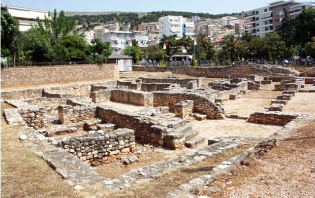 VIDEO/ Bazilika-Sinagogë, një thesar arkeologjik në zemër të qytetit të Sarandës