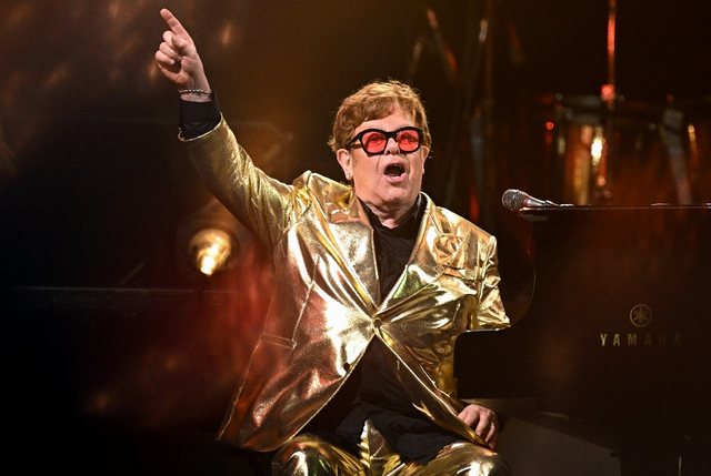 “Humbje të shikimit”, Elton John ndan betejën e rëndë shëndetësore