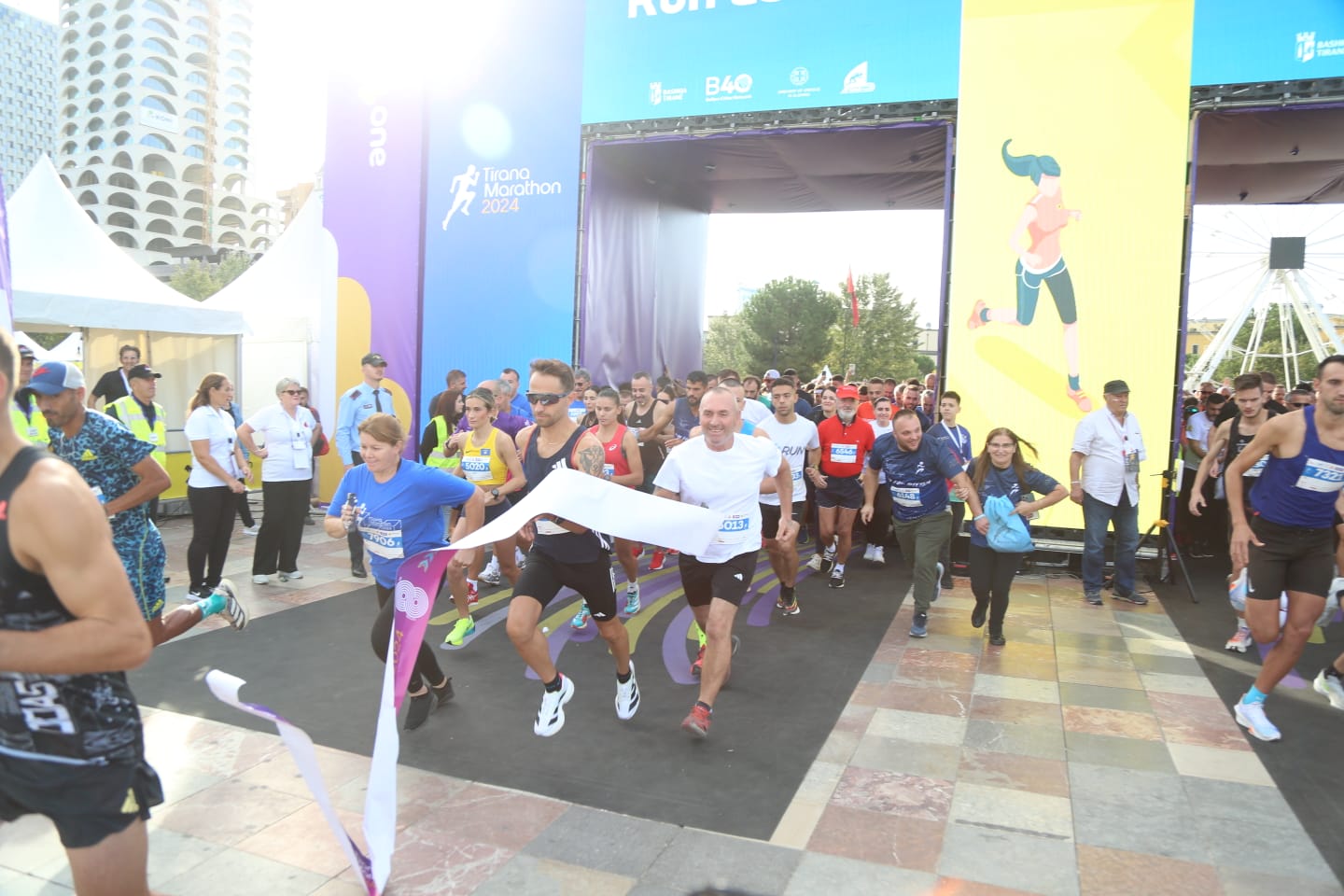 Maratona e Tiranës, rreth 4 mijë pjesëmarrës! Gega rekord kombëtar: Shqiptarët më dhanë forcë! Dominojnë kenianët Lista e plotë e fituesve