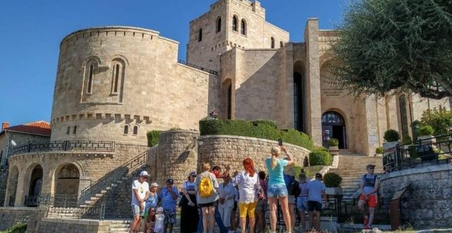 Shqipëria, jo më një destinacion ekskluzivisht plazhi. S’kishte ndodhur të kishim 580 mijë turistë në shkurt