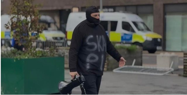 FOTO/ Shikoni kush janë njerëzit e krimit që protestojnë kundër Ramës në Londër me urdhër të  “non gratës”