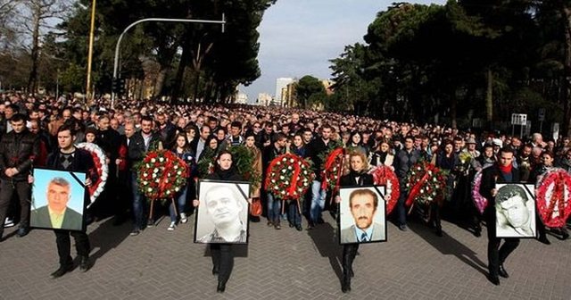 “21 Janari”/ Të gjithë në SPAK! Prokuroria vendos të pyesë politikanët e pranishëm në protestë