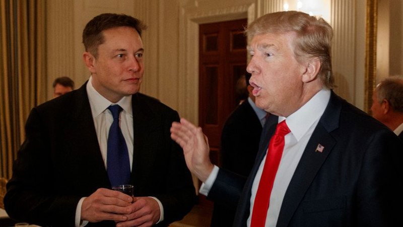 Donald Trump foli me Zelenskin, por ai i nxorri në telefon Elon Musk-un